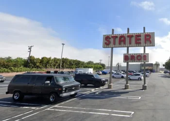 State Bros. grocery store parking lot in Costa Mesa (Google Maps)
