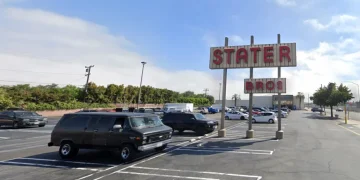 State Bros. grocery store parking lot in Costa Mesa (Google Maps)