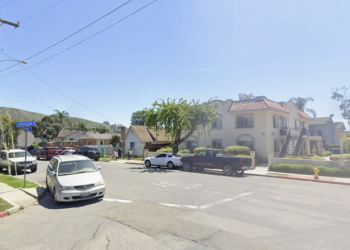 The intersection of Riverside and Ramona streets in Ventura. (Google Street View)